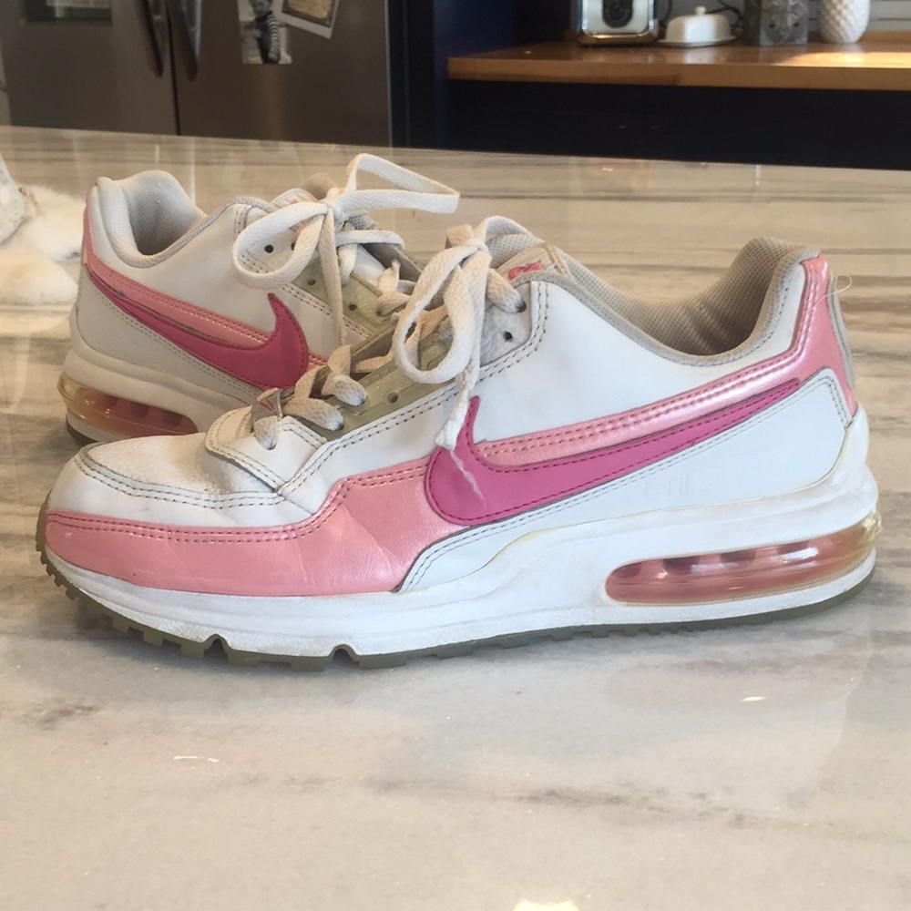 Nike AirMax Rare Limited Edition two tone pink sne